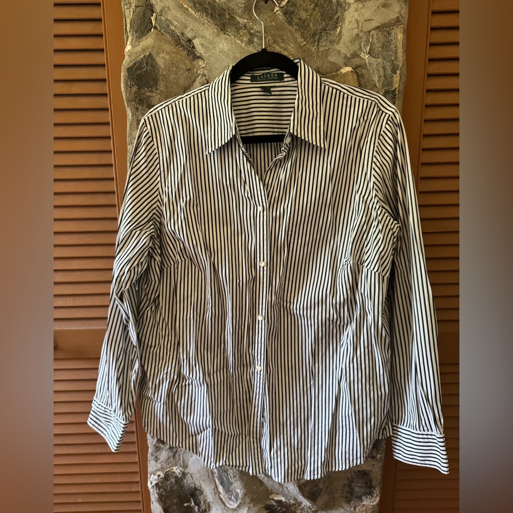 RALPH LAUREN Classic Black and White Striped women's blouse